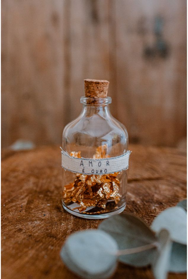 Garrafinha Decorativa Amor é Ouro Mercatto Garrafinha Decorativa Amor é Ouro Garrafinha Decorativa Amor é Ouro Mercatto Garrafinha Decorativa Amor é Ouro