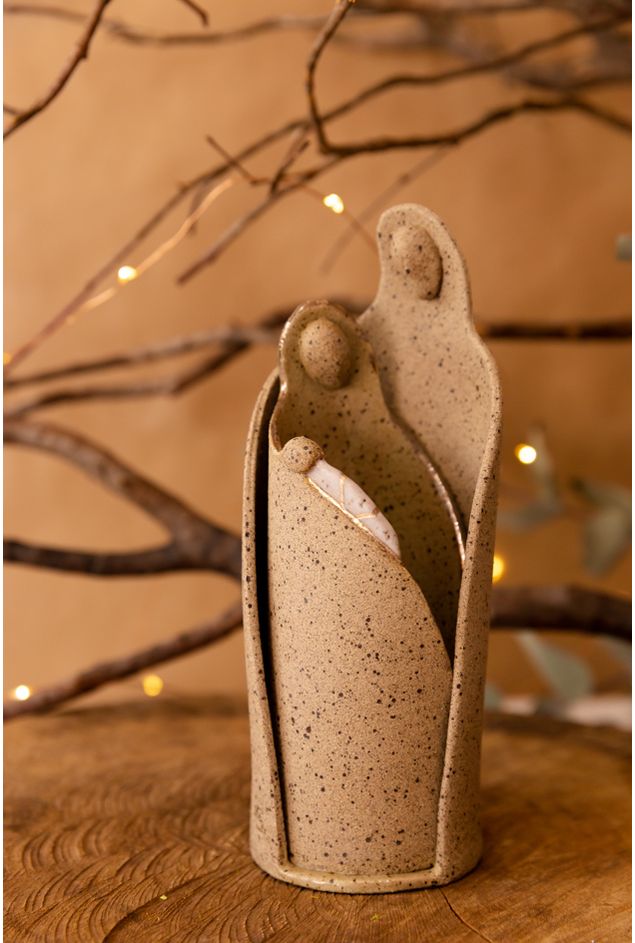 Sagrada Família Ouro Cerâmica Fernando Gevartosky Sagrada Família Ouro Cerâmica Sagrada Família Ouro Cerâmica Fernando Gevartosky Sagrada Família Ouro Cerâmica