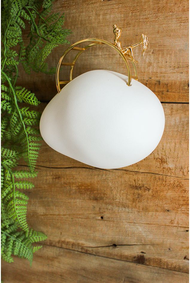 Nuvem com Menina na Escada Nara Ota Nuvem com Menina na Escada Nara Ota