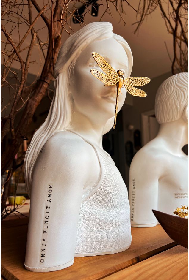Escultura Busto Girl Libélula - Sui Objetos Escultura Busto Girl Libélula Escultura Busto Girl Libélula - Sui Objetos Escultura Busto Girl Libélula