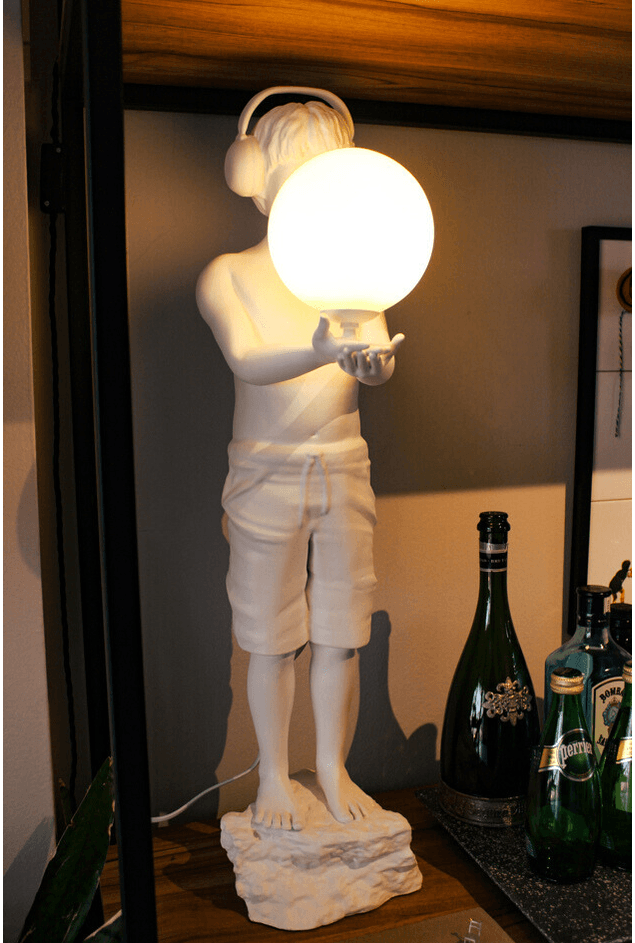 Escultura Luminária Decorativa Boy