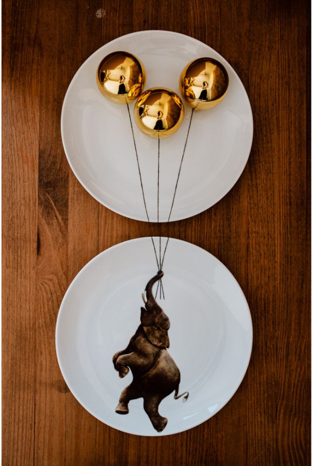Painel de Pratos Elefante nos Balões Dourado Greghi Design