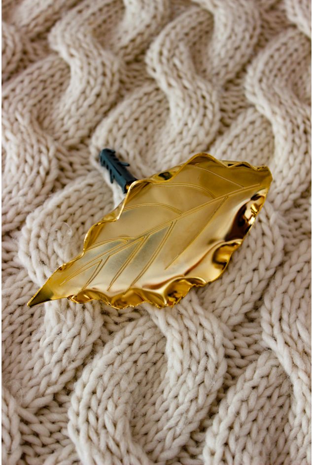 Escultura de Parede Folha Aki Nara Ota Escultura de Parede Folha Aki Nara Ota