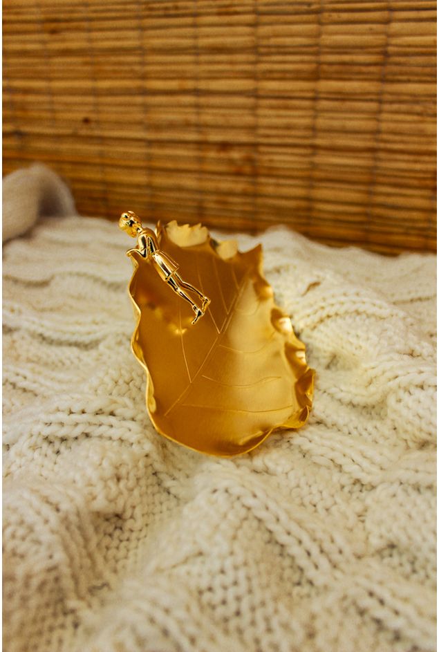 Folha de Parede Manjericão Menina Curiosa G Nara Ota Folha de Parede Manjericão Menina Curiosa G Nara Ota