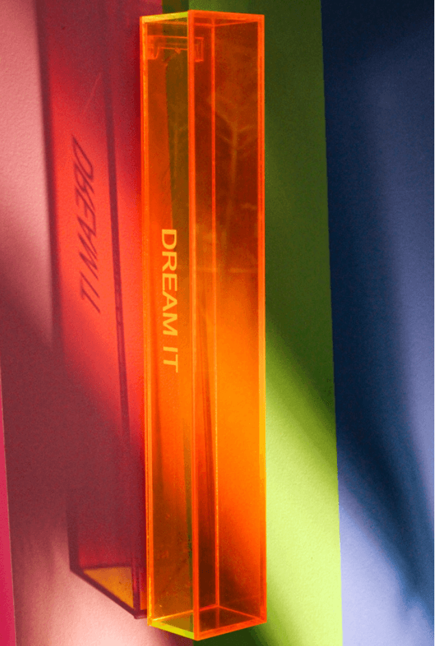 Escultura Neon Dream It
