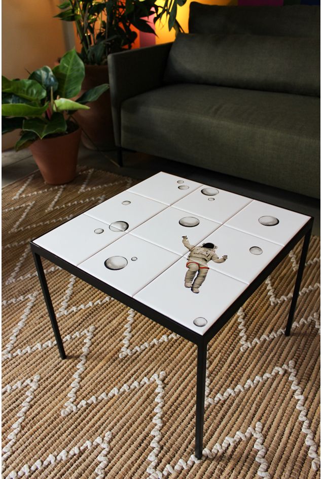 Mesa de Centro Azulejos Astronauta Greghi Design Mesa de Centro Azulejos Astronauta Greghi Design