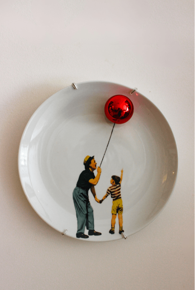 Prato Decorativo Pai e Filho Bola Vermelha Ø27 Greghi Design