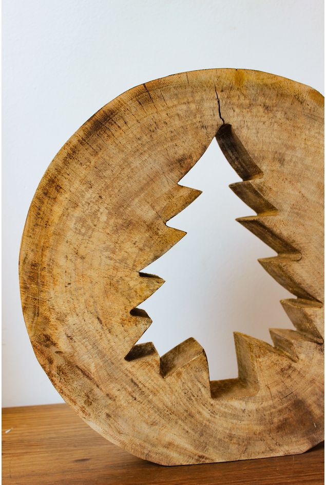 Tronco de Madeira com Pinheiro Tronco de Madeira com Pinheiro