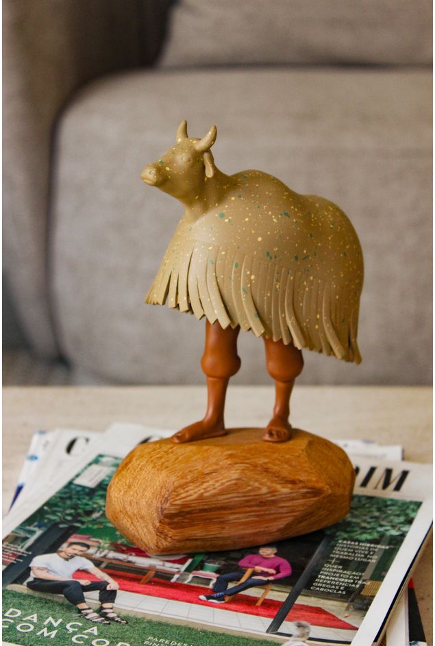 Escultura Bumba Meu Boi Bege Yosemite - Estúdio Iludi
