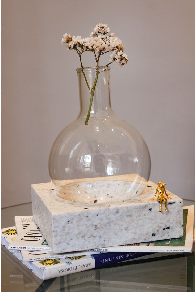 Vaso Itá Balão Branco Nara Ota Vaso Itá Balão Branco Nara Ota