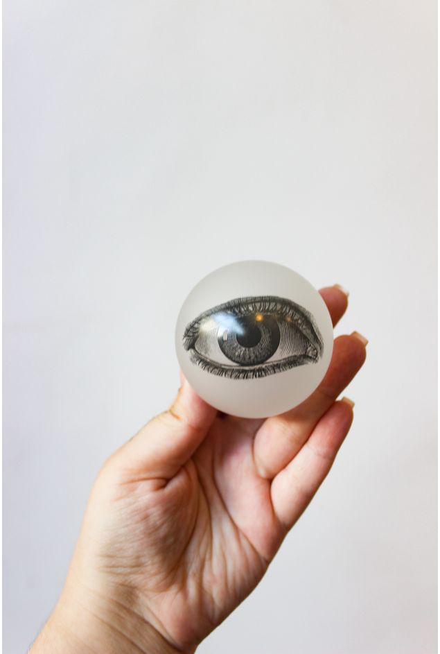 Mini Esfera Fosca Olho Aberto Greghi Design Mini Esfera Fosca Olho Aberto Greghi Design