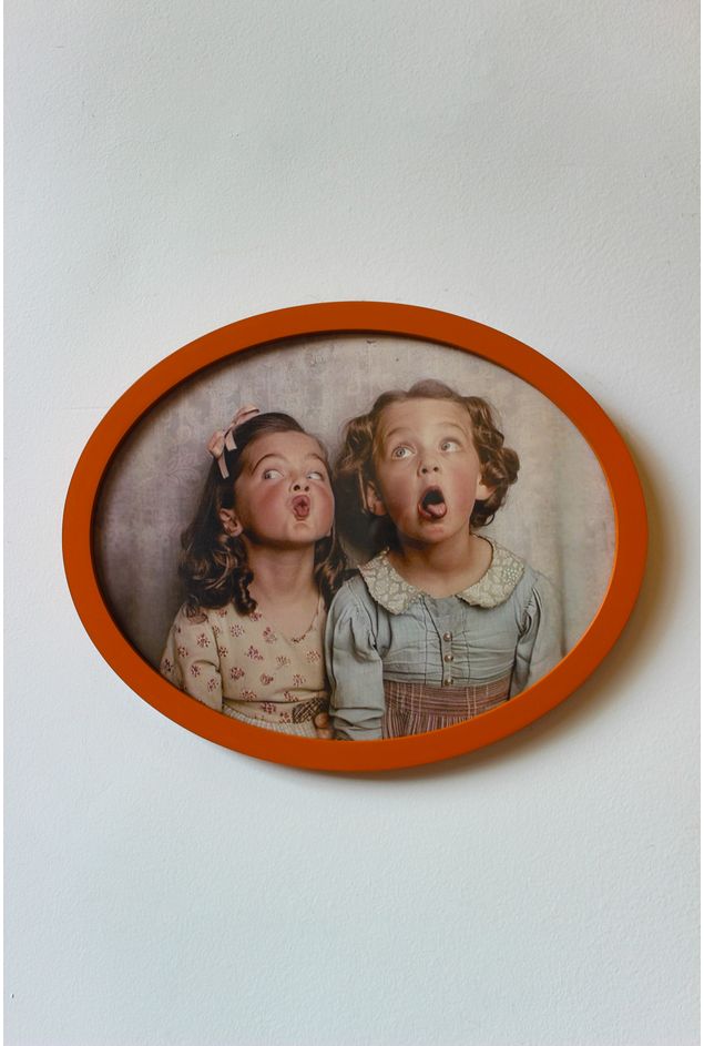 Quadro Oval Meninas Greghi Design Quadro Oval Meninas Greghi Design