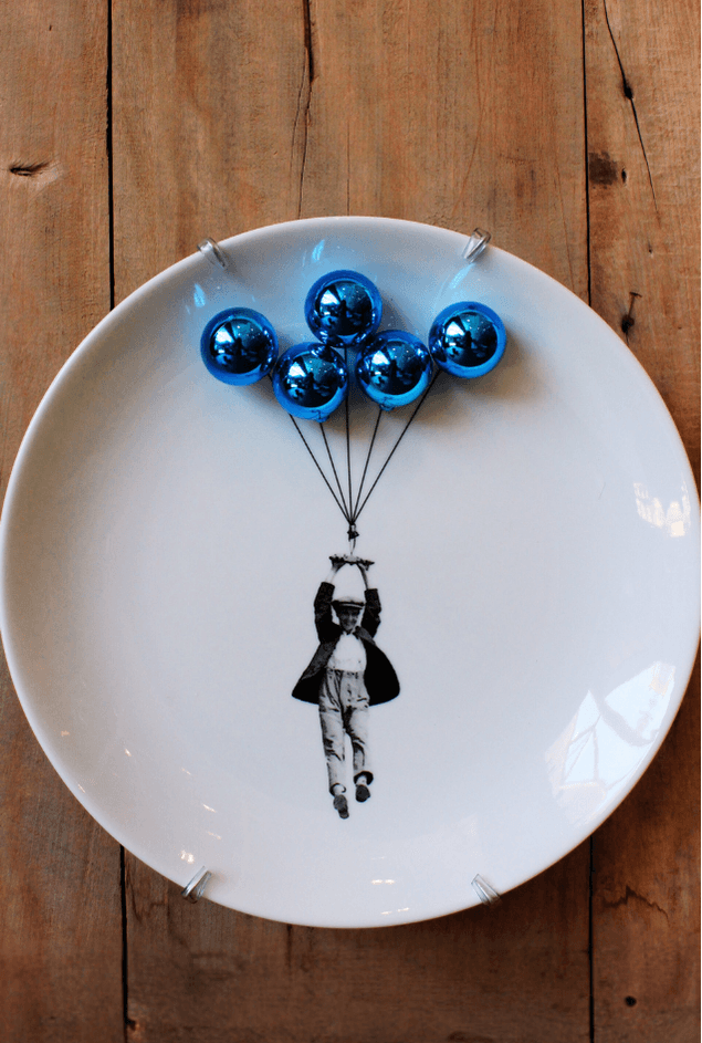 Prato Decorativo Balões Azuis 27cm Greghi Design Prato Decorativo Balões Azuis 27cm Greghi Design