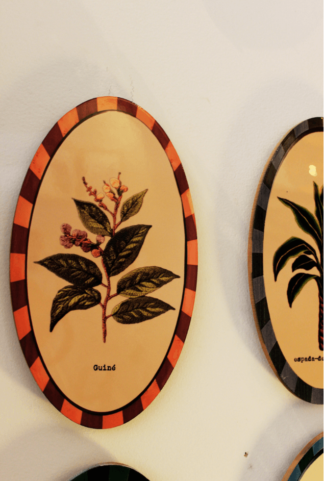 Azulejo Decorativo Oval Retrato Guine Greghi Design