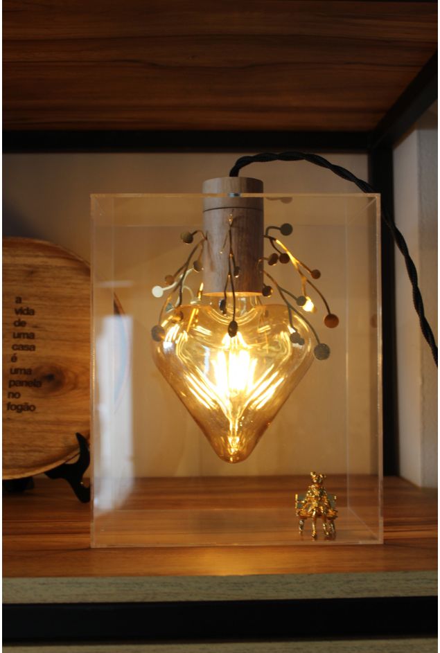 Luminária Coração Apertado Pracinha Nara Ota Luminária Coração Apertado Pracinha Nara Ota