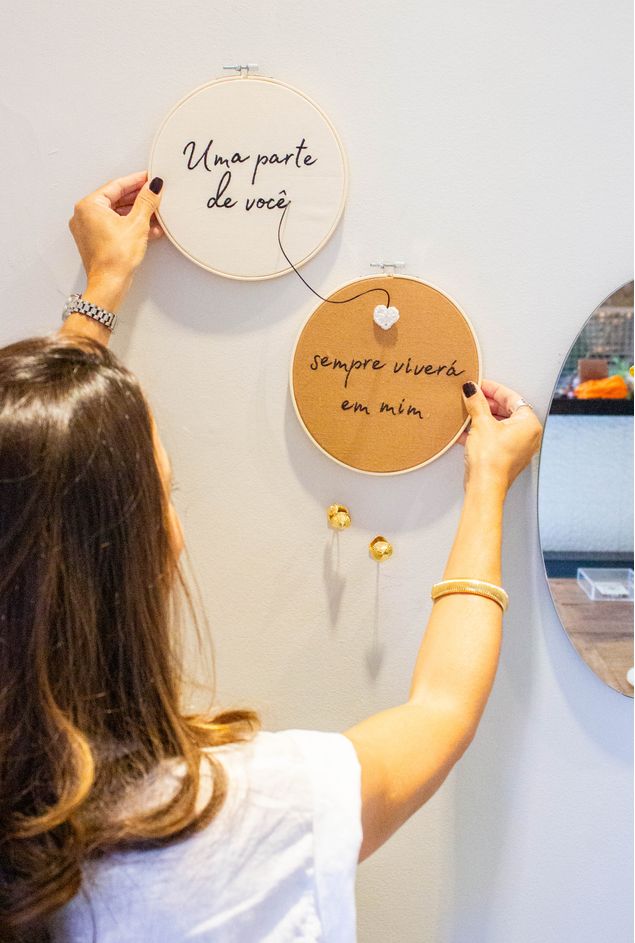 Bastidor-Bordado-Duplo-Voce-Vivera-em-Mim--1-.jpg Bastidor-Bordado-Duplo-Voce-Vivera-em-Mim--1-.jpg