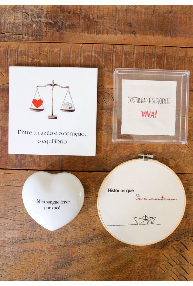 Combinação de parede Entre Coração e Destino Combinação de parede Entre Coração e Destino