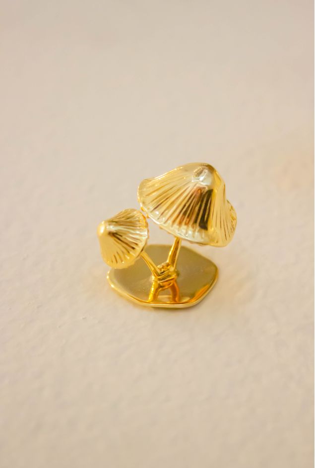 Escultura-de-Parede-Dois-Cogumelos-Ouro--2-.jpg Escultura-de-Parede-Dois-Cogumelos-Ouro--2-.jpg