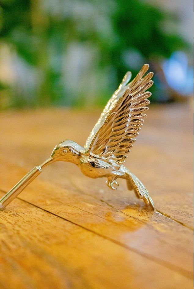 Escultura-de-Parede-Beija-Flor-Niquel--2-.jpg Escultura-de-Parede-Beija-Flor-Niquel--2-.jpg