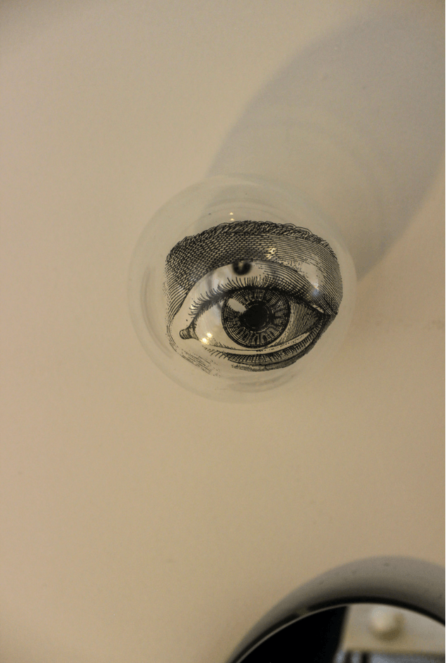 Esfera de Vidro Olho Aberto Sobrancelha P Greghi Design Esfera de Vidro Olho Aberto Sobrancelha P Greghi Design