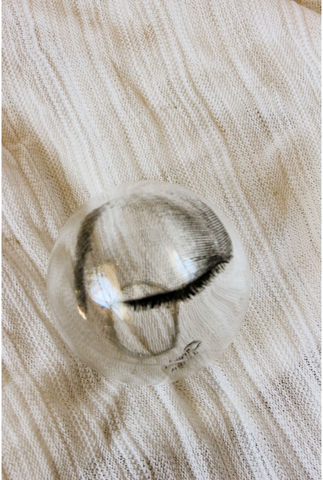 Esfera de Vidro Olho Fechado M Greghi Design Esfera de Vidro Olho Fechado M Greghi Design