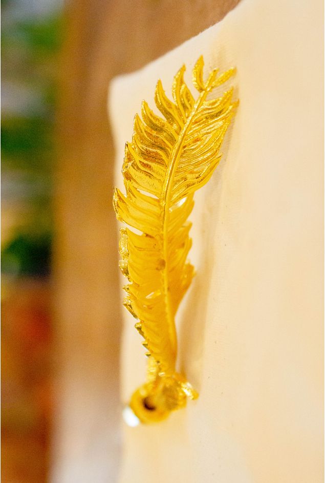 Escultura-de-Parede-Pena-Ouro--3-.jpg Escultura-de-Parede-Pena-Ouro--3-.jpg