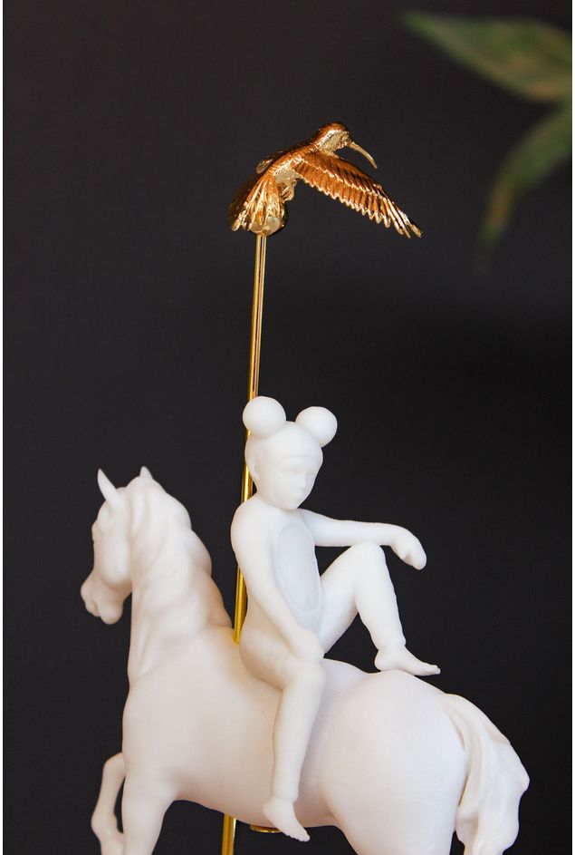 Redoma Escultura Toy Carrossel Ouro N2