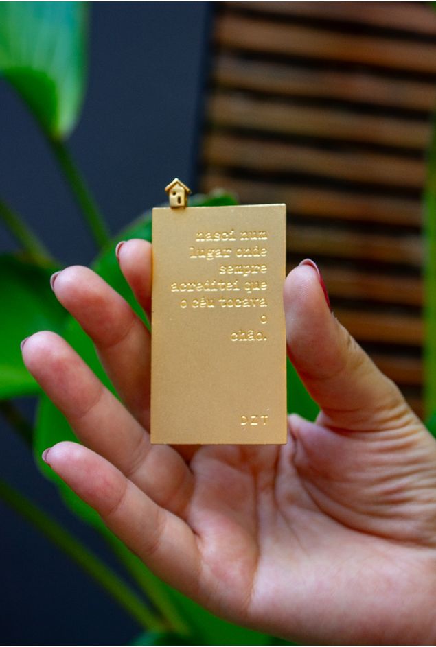 Escultura de Parede O Bem da Terra Ouro - DZT Escultura de Parede O Bem da Terra Ouro Escultura de Parede O Bem da Terra Ouro - DZT Escultura de Parede O Bem da Terra Ouro