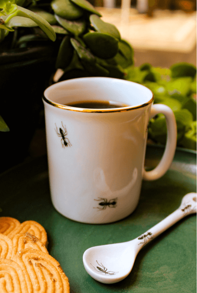 Caneca Porcelana Formigas Ouro Greghi Design e Mimo Galeria Caneca Porcelana Formigas Ouro Greghi Design e Mimo Galeria