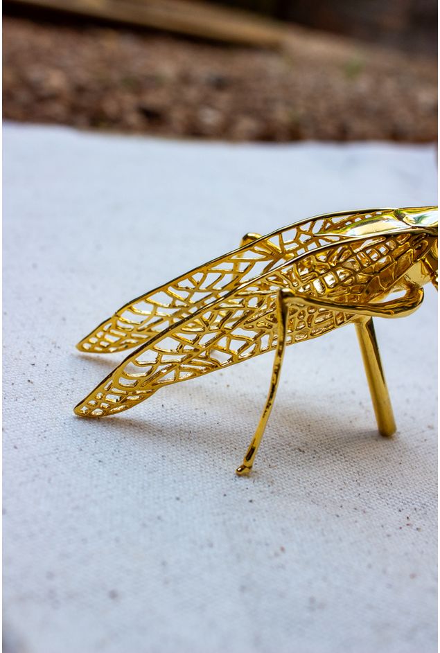 Escultura-Grilo-Ouro-1.jpg Escultura-Grilo-Ouro-1.jpg