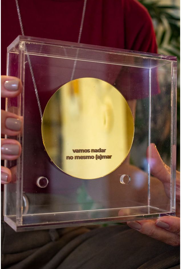 Quadro-Acrilico-Espelho-Vamos-Nadar-No-Mesmo--a-mar
