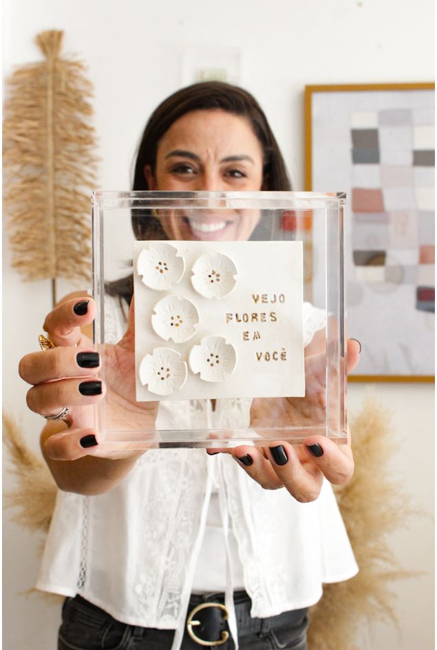 Quadro-Acrilico-Em-Ceramica-Vejo-Flores-Em-Voce-Collab-Mimo-Galeria-e-Fernando-Gevartosky--4- Quadro-Acrilico-Em-Ceramica-Vejo-Flores-Em-Voce-Collab-Mimo-Galeria-e-Fernando-Gevartosky--4-