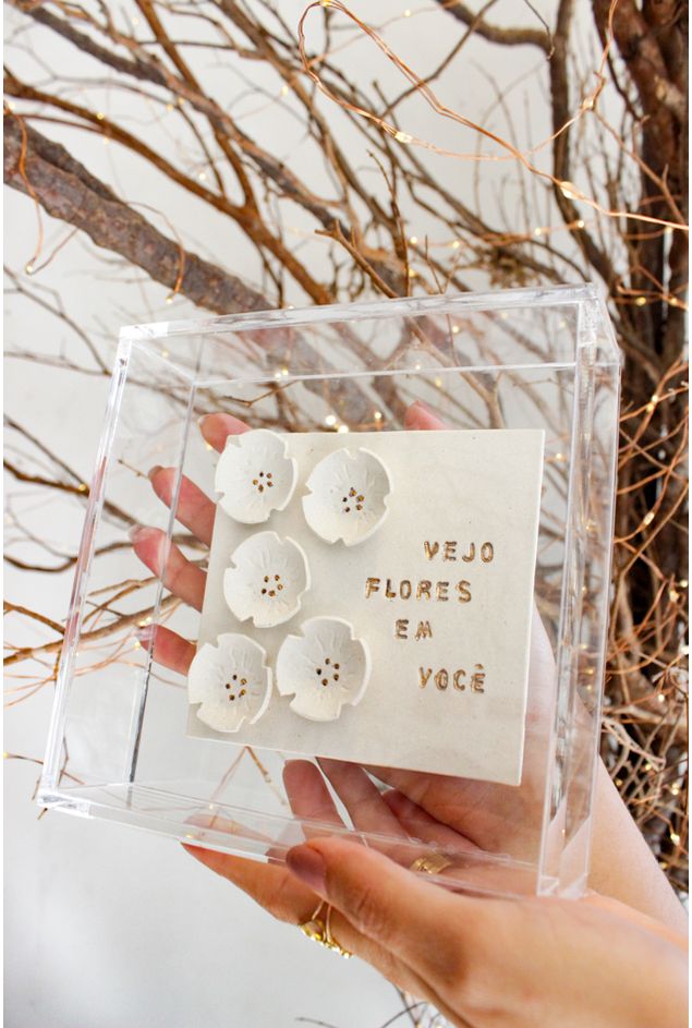 Quadro-Acrilico-Em-Ceramica-Vejo-Flores-Em-Voce-Collab-Mimo-Galeria-e-Fernando-Gevartosky