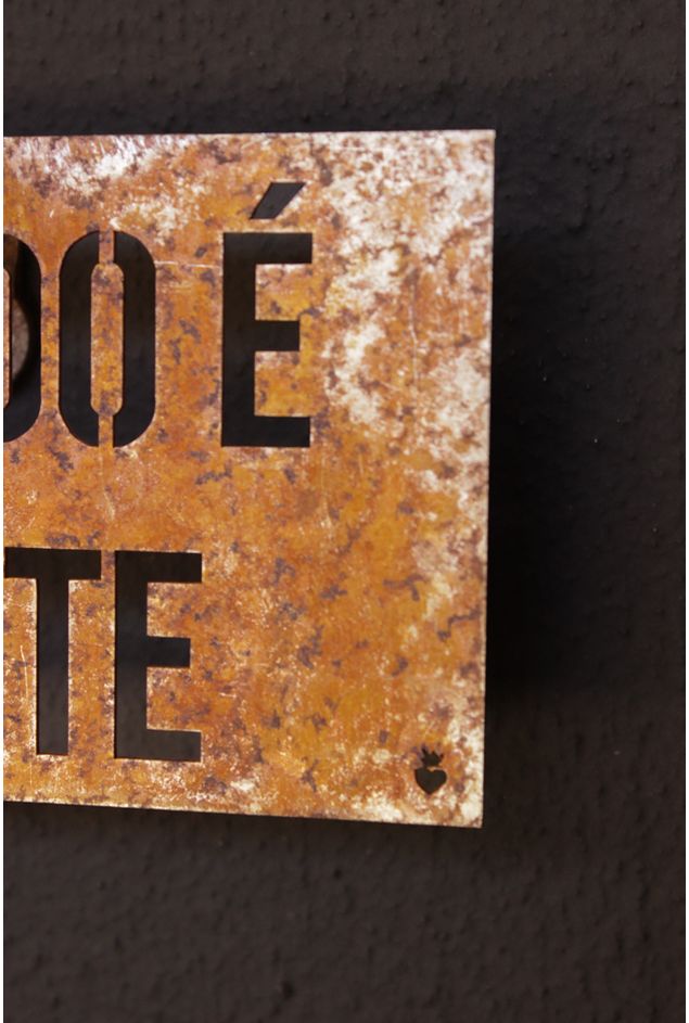 Placa-Decorativa-Em-Ferro-O-Mundo-E-Gigante-Mercatto--4-