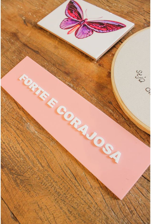 Combinacao-de-Parede-Forca-e-Delicadeza-Mimo-Galeria--1-