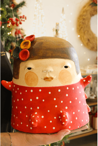 Boneca-Decorativa-Pedidora-de-Abracos-Vermelho--Armoriarte