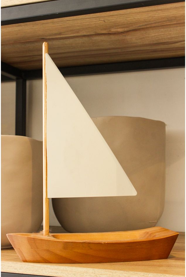 Escultura Barco em Madeira P Escultura Barco em Madeira P