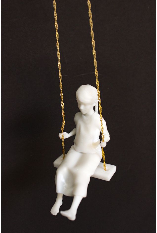 Escultura-Coracao-Menina-no-Balanco-Ouro---Sui-Objetos--3- Escultura-Coracao-Menina-no-Balanco-Ouro---Sui-Objetos--3-