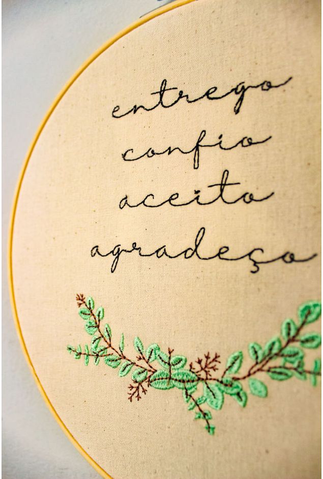 Bastidor-Bordado-Entrego-Confio-Aceito-e-Agradeco-Florir--Mimo-Galeria--4-
