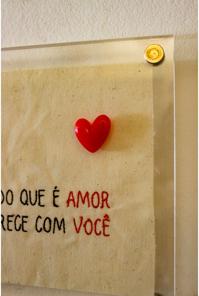 Quadro-acrilico-tudo-que-e-amor-mimo-galeria--2-