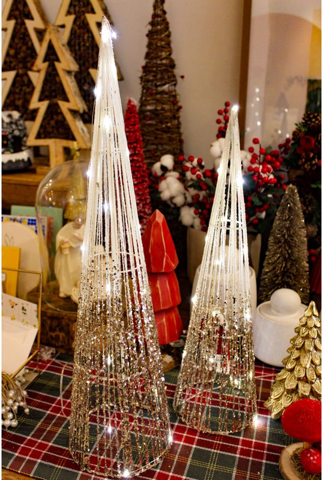 Kit Dupla Árvores Cones Decorativas com Led Natal Kit Dupla Árvores Cones Decorativas com Led Natal