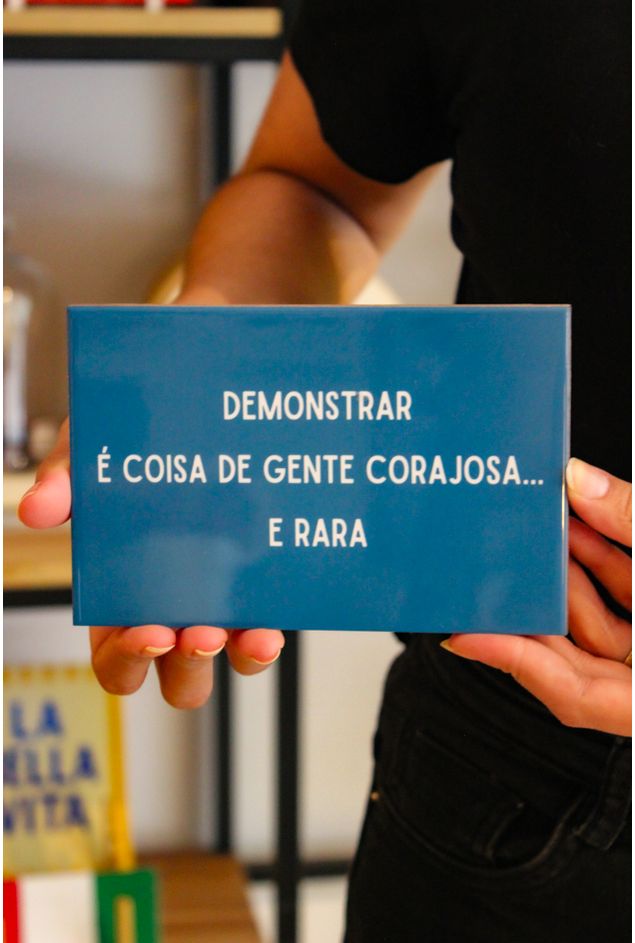 Azulejo-Decorativo-Demonstrar-E-Coisa-De-Gente-Corajosa-Mimo-Galeria--1-