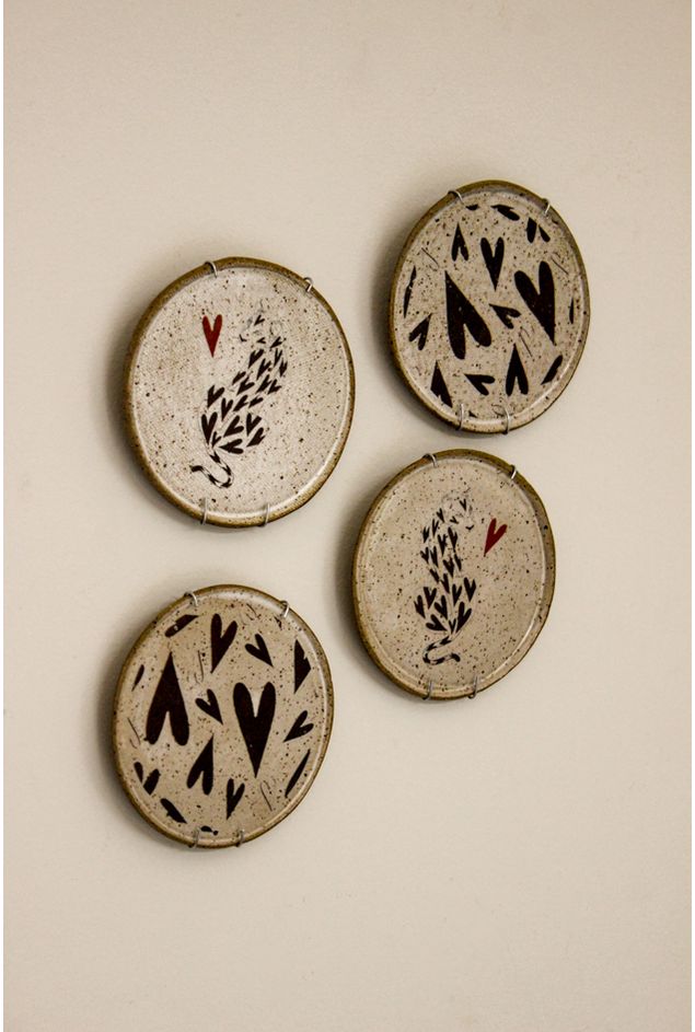 Pratinho-Decorativo-de-Ceramica-Entre-Coracoes-Nefelibata--3-