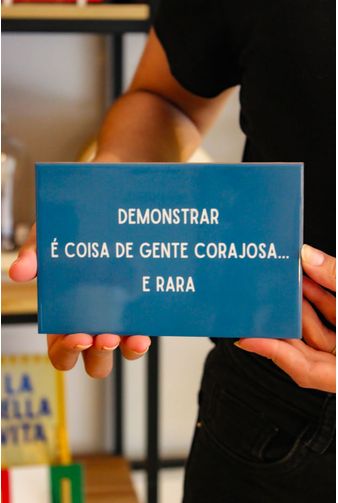 Azulejo-Decorativo-Demonstrar-E-Coisa-De-Gente-Corajosa-Mimo-Galeria--1-