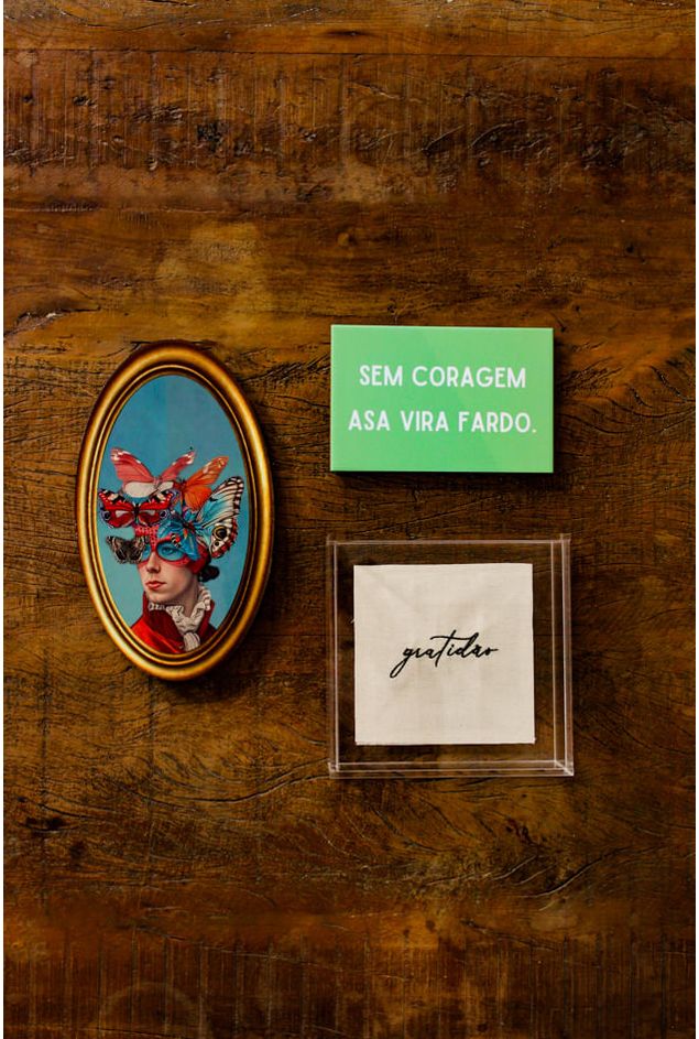 Combinação de Parede Coragem e Gratidão