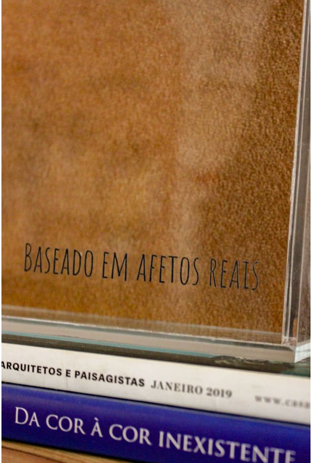 Quadro-acrilico-baseado-em-afetos-reais