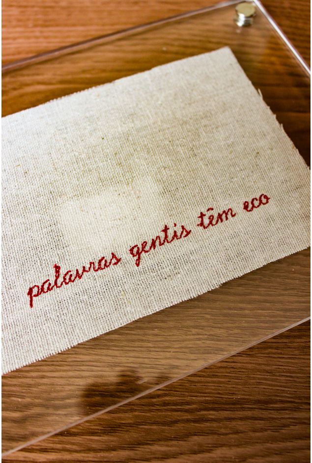 Quadro-Acrilico-Palavras-Gentis-Tem-Eco-Mimo-Galeria--4-