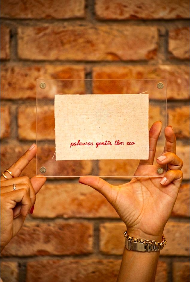 Quadro-Acrilico-Palavras-Gentis-Tem-Eco-Mimo-Galeria--2-