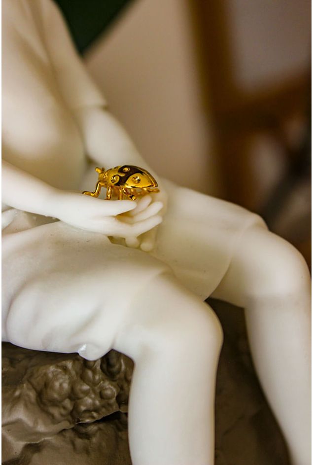 Escultura-a-Menina-na-Pedra---Sui-Objetos--2-