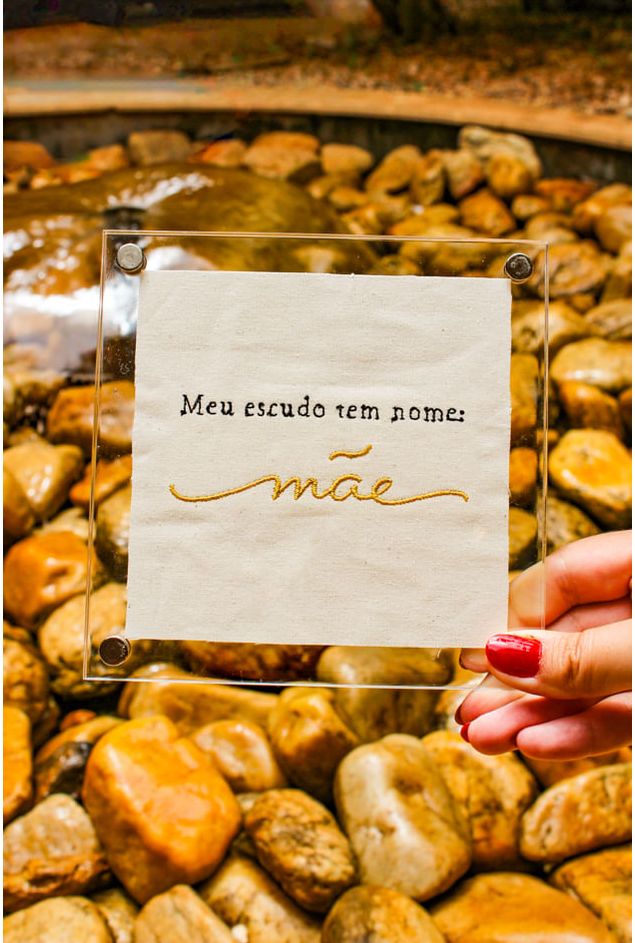 Quadro Acrílico Bordado Meu Escudo Mimo Galeria